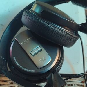 Sony Noise Cancelling Headphones - Black NWOT